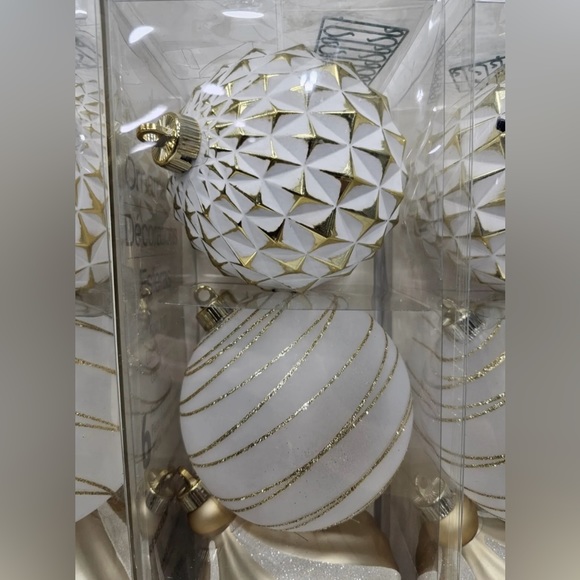 6" Christmas White & Gold Glitter Glass Ball Ornaments 3 SETS OF 18 TOTAL - Picture 6 of 9